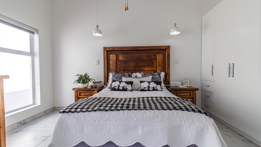 4 Bedroom Property for Sale in Sandy Point Beach Estate Western Cape